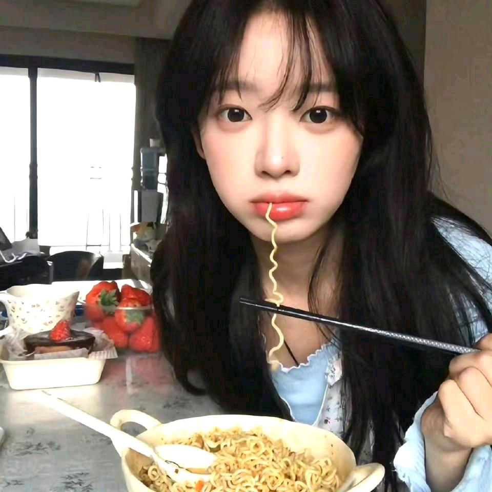 鱼丸味的飞饼🍥.