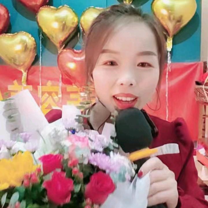 苗苗爱表演