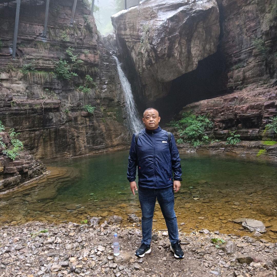 前路灿灿亦漫漫