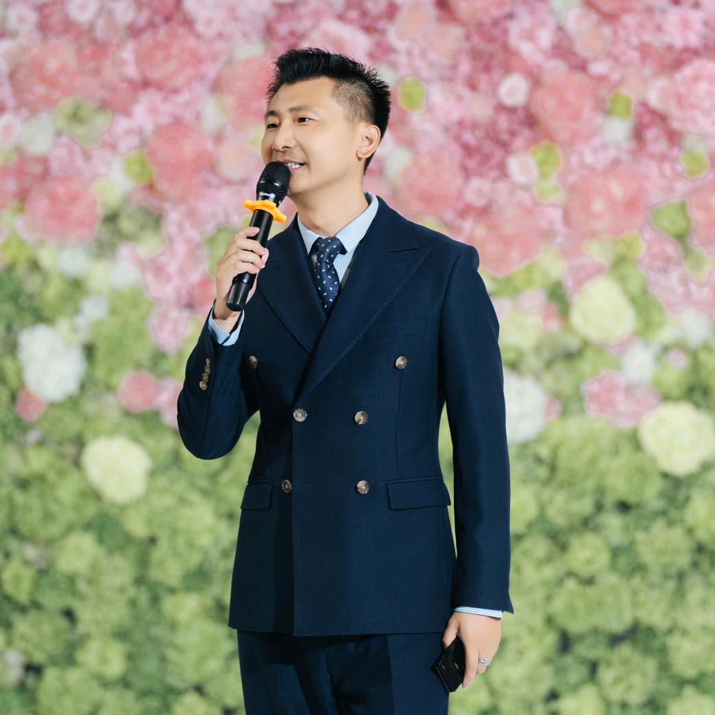 万小翱