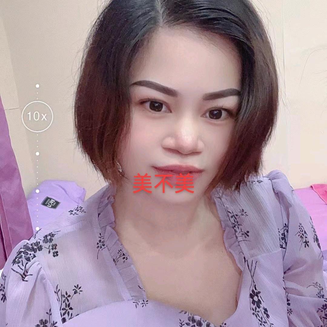 单亲妈妈带小孩不容易啊命运很坎坷