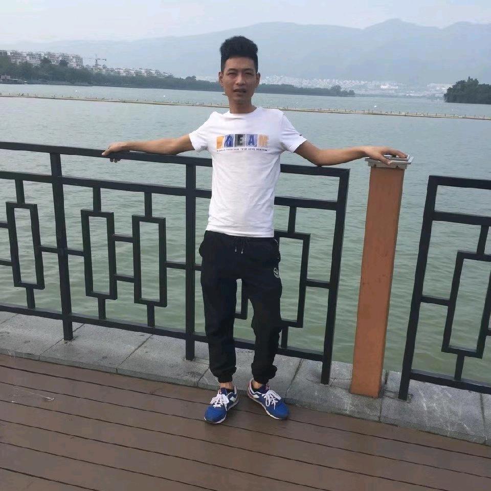 罗老师爱喝茶头像