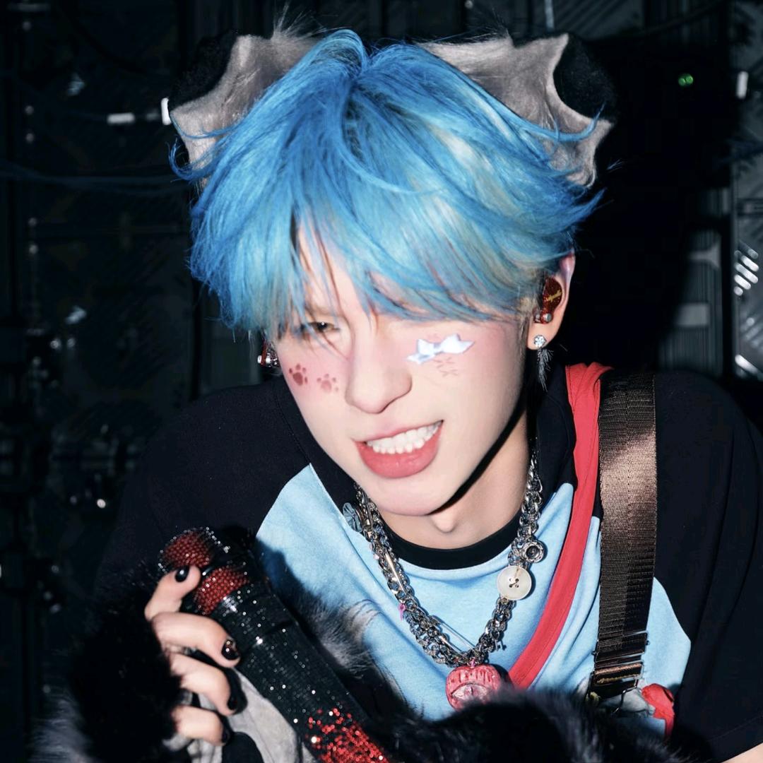 小狗眼睛亮晶晶💗✨（何帅点赞版）