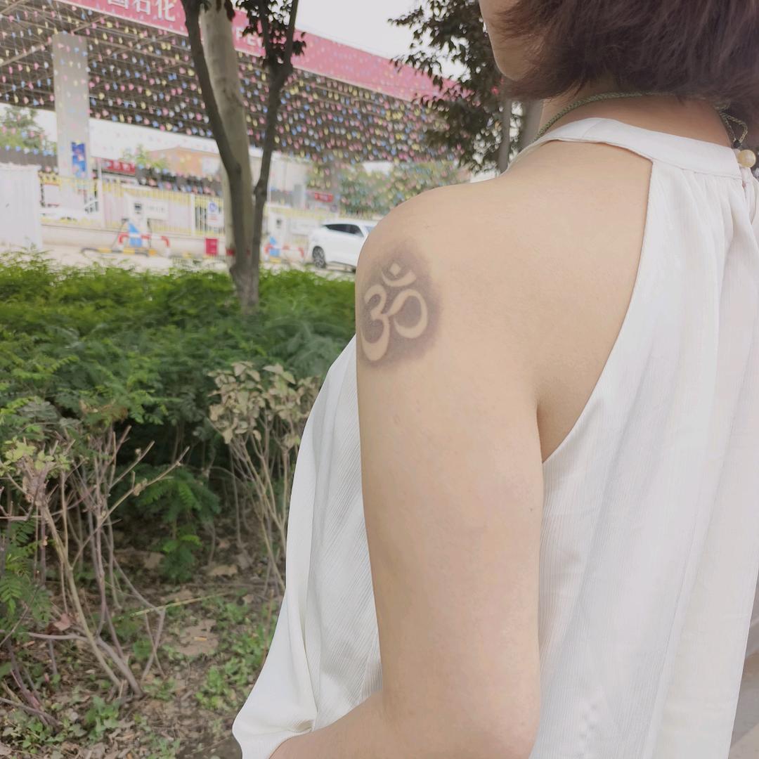 一只猫tattoo