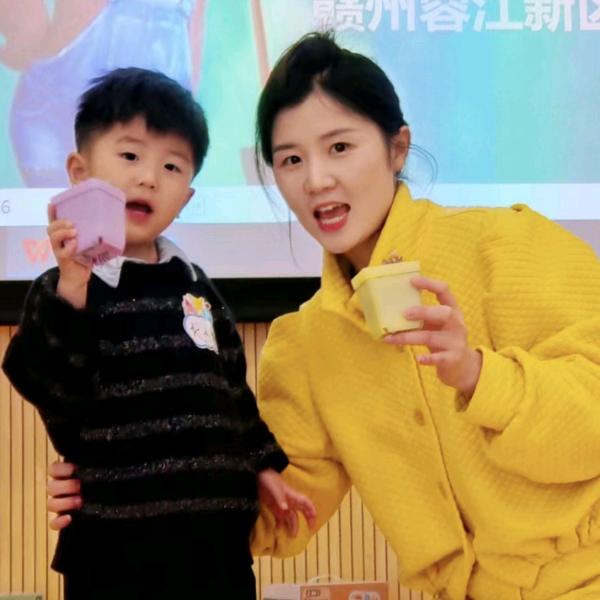 许小佳