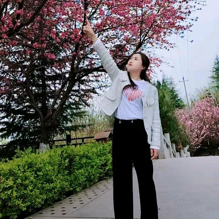 丫丫（好运来鼓舞队）