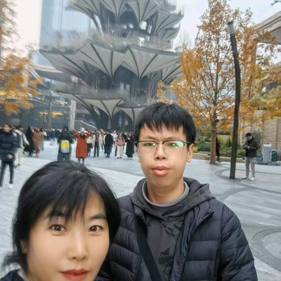 母子同行向阳路