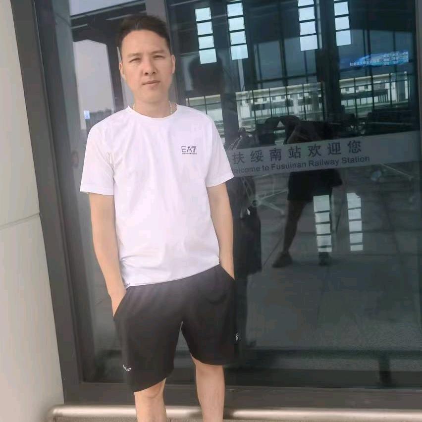 辉哥在扶绥卖腊肠