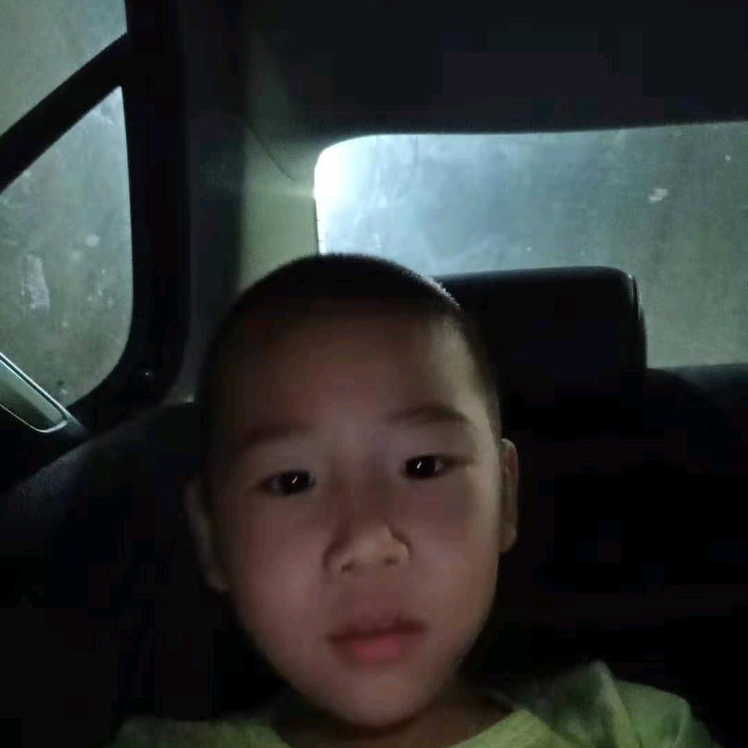 儿子你永远活在妈妈的心里！