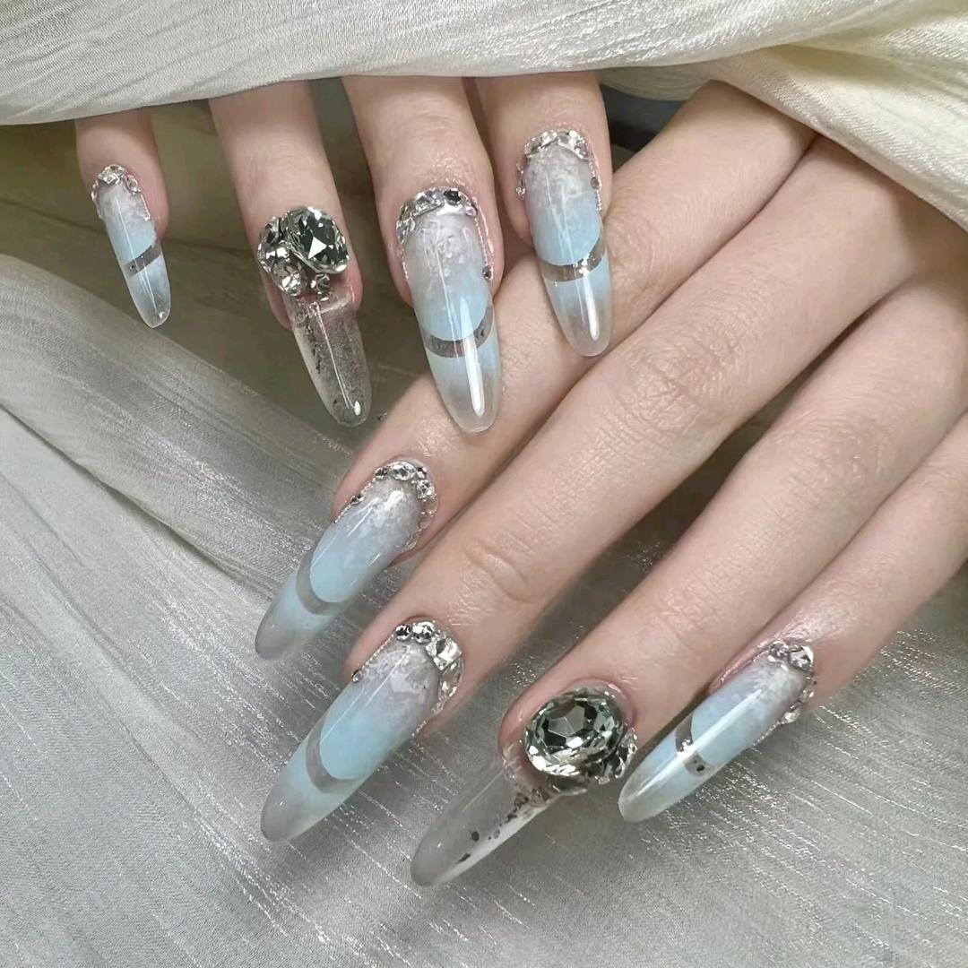 瑾也轻奢美甲美睫