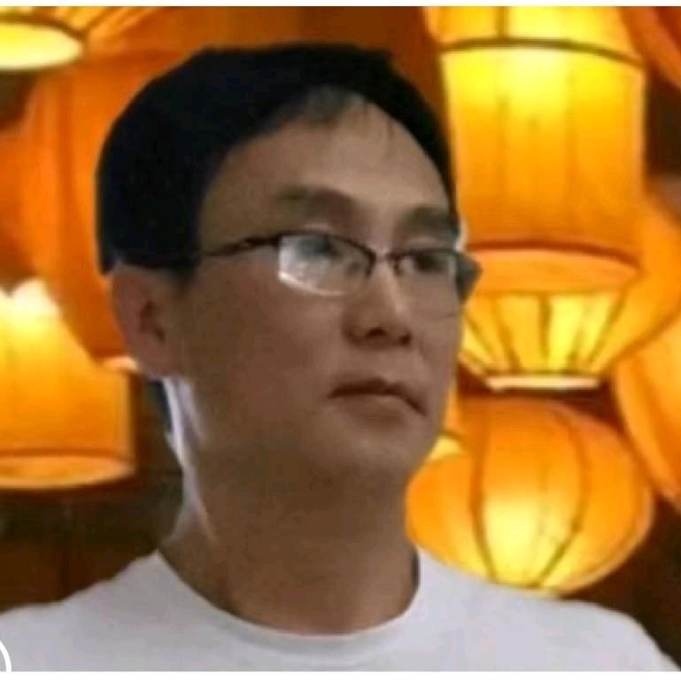 世桐灯具直播员
