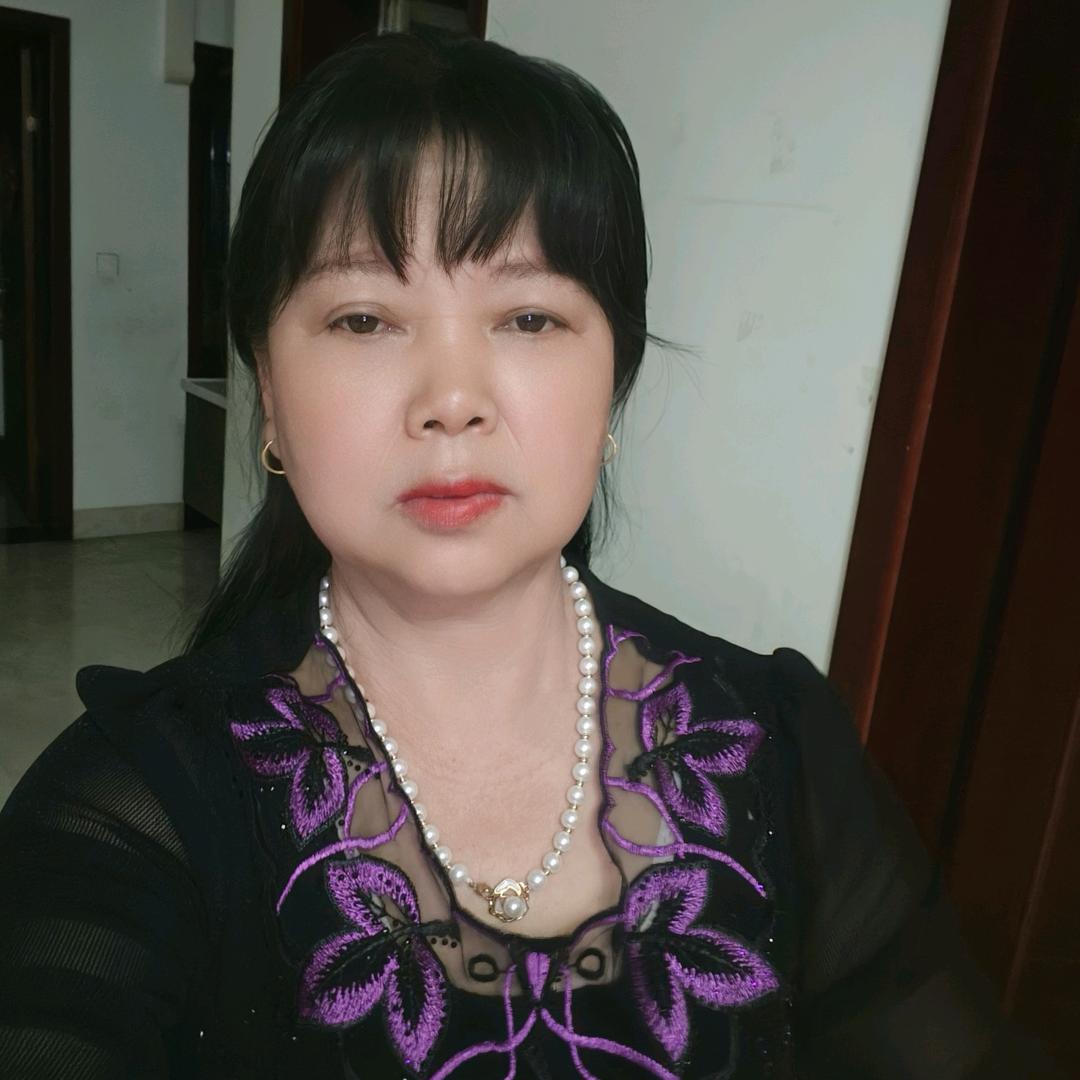 小鸿姐