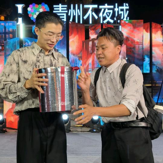 小李哥（一五班宣传员）
