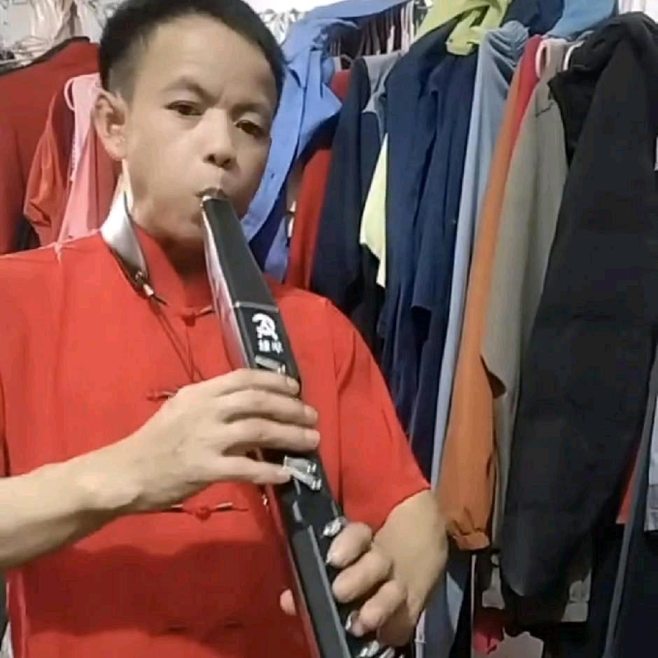 ：何师月琴二胡沙拉笛子