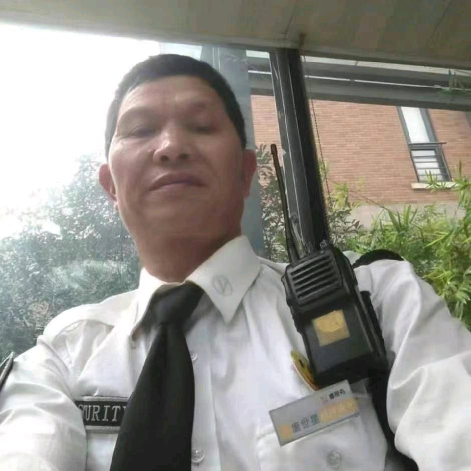 月色星星唐世星