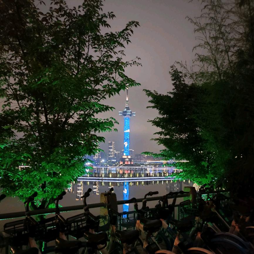 小楼听雨