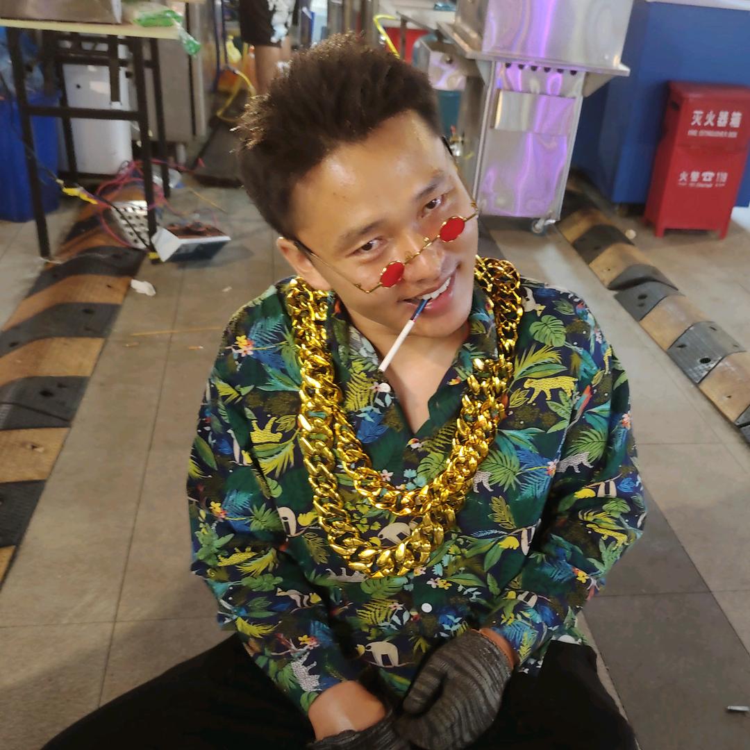 朗智（AI生活小吃摊主