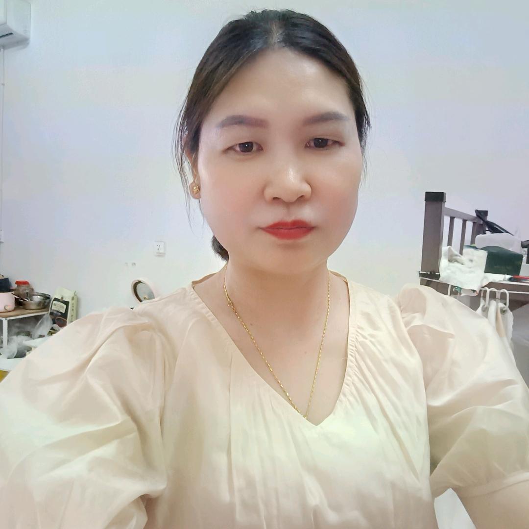 半生一个学会沉默。