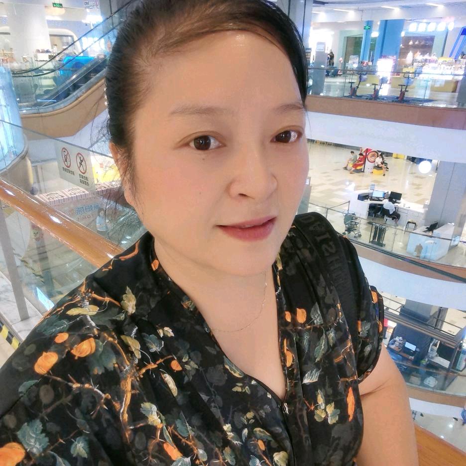 金杰，年龄保密，诚加天下朋友