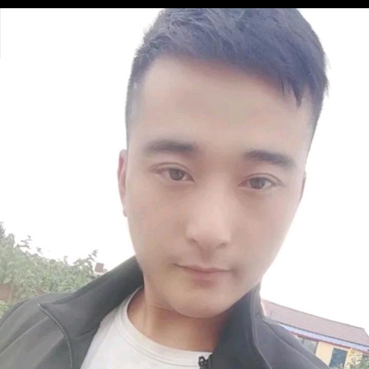 烈酒三杯敬余生