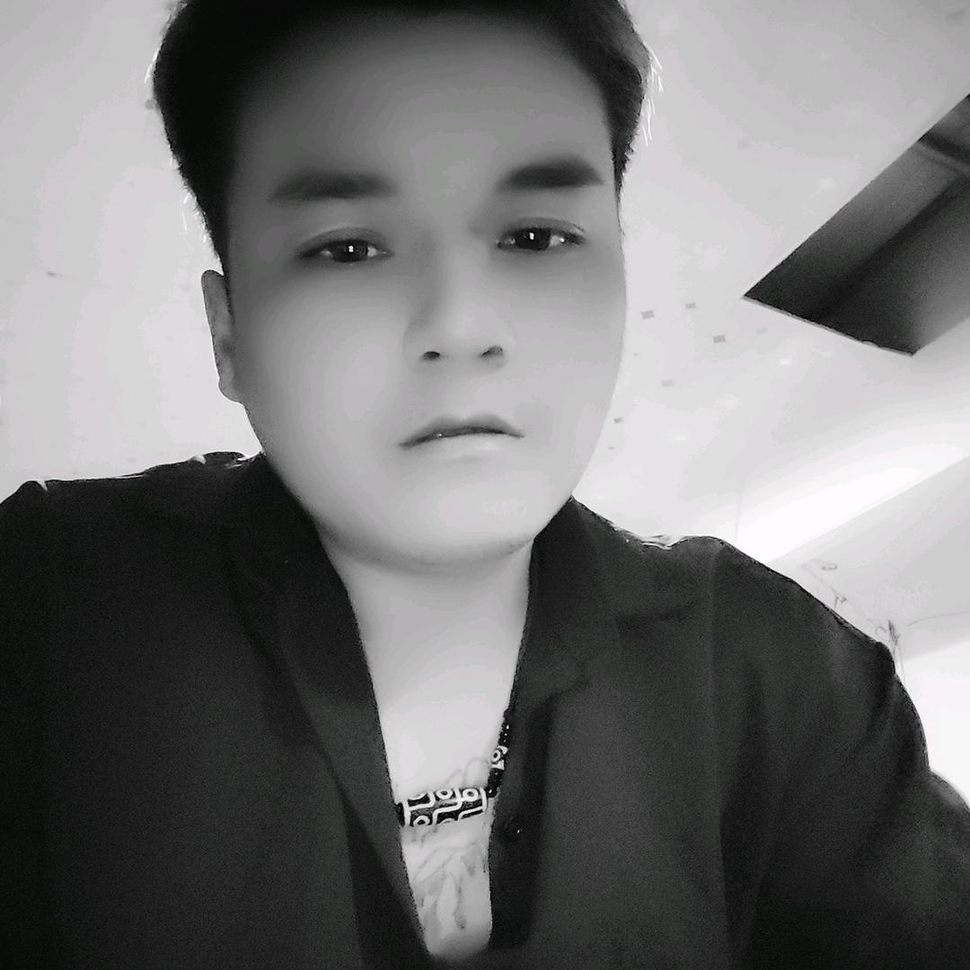 不会唱歌🎤的杰哥