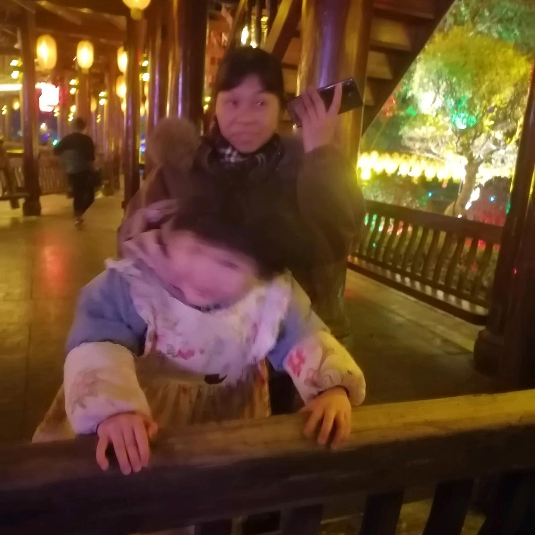 柒月