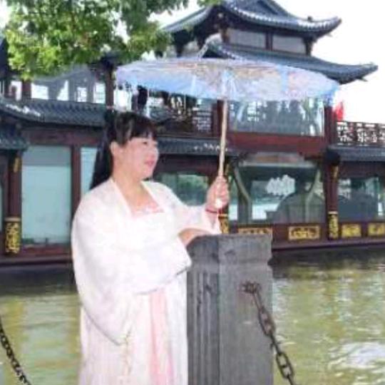 本想活成大哥的女人，没想到活成女人的大哥