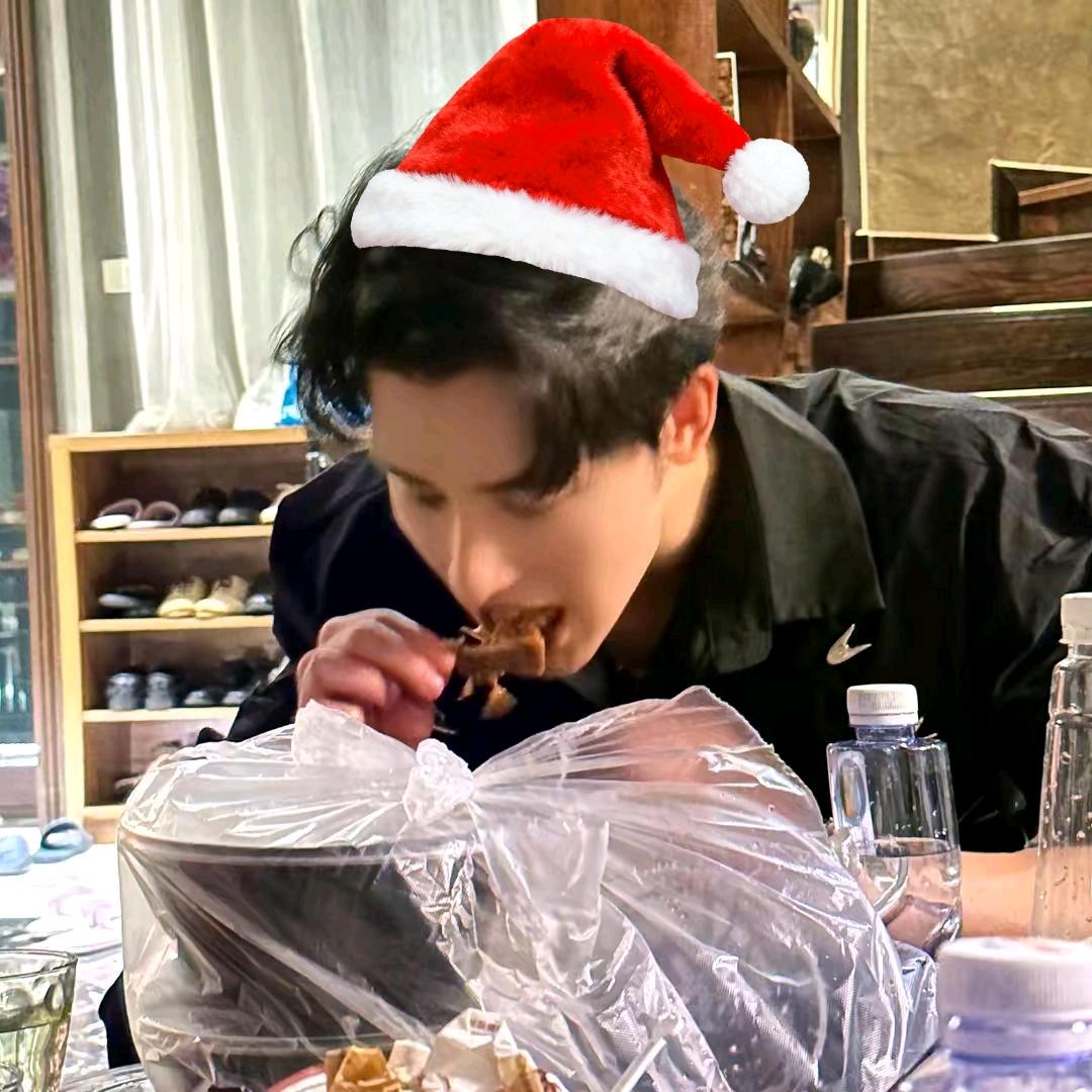 申手摘舒枝_🍂