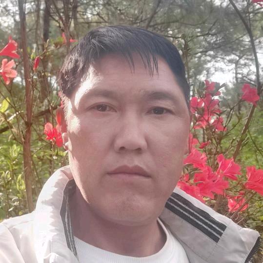 爱友分成意。恨到意无情。