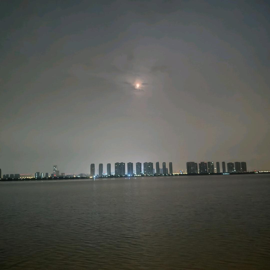刘国国유국국