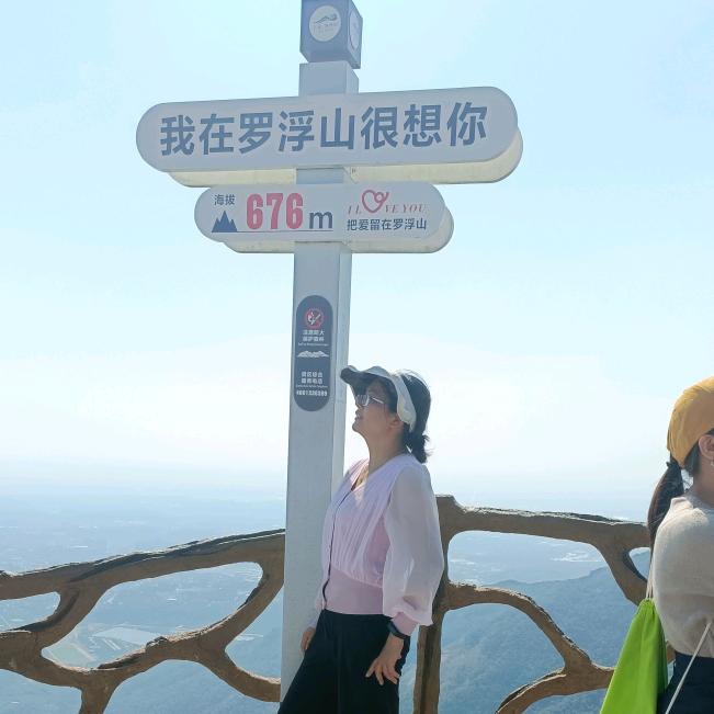 莉莉不美丽