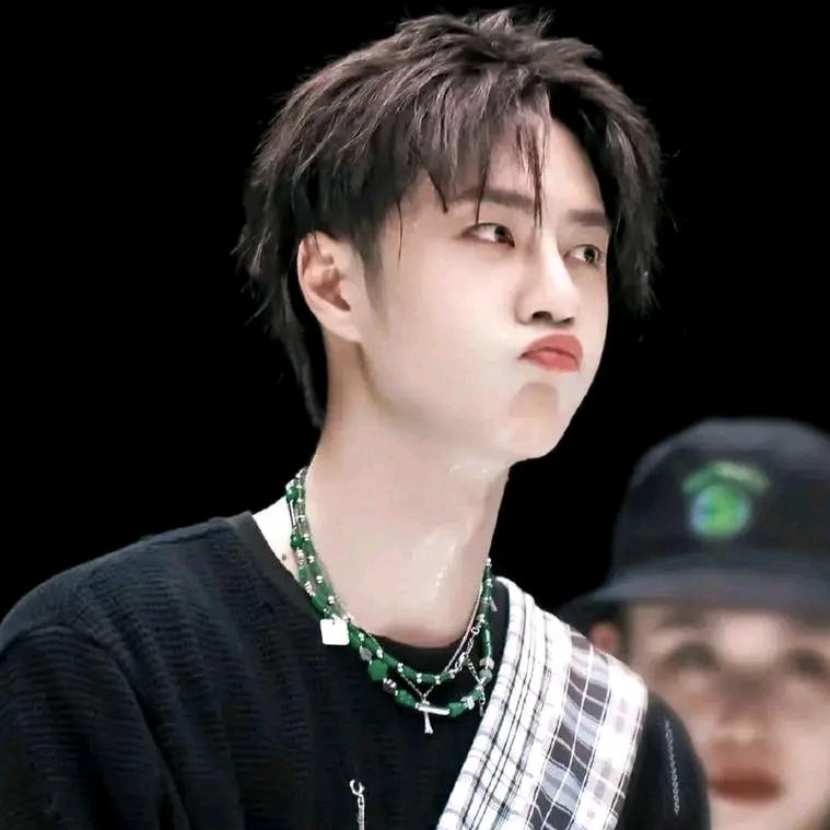 霸道总裁爱上开五菱迷你的我