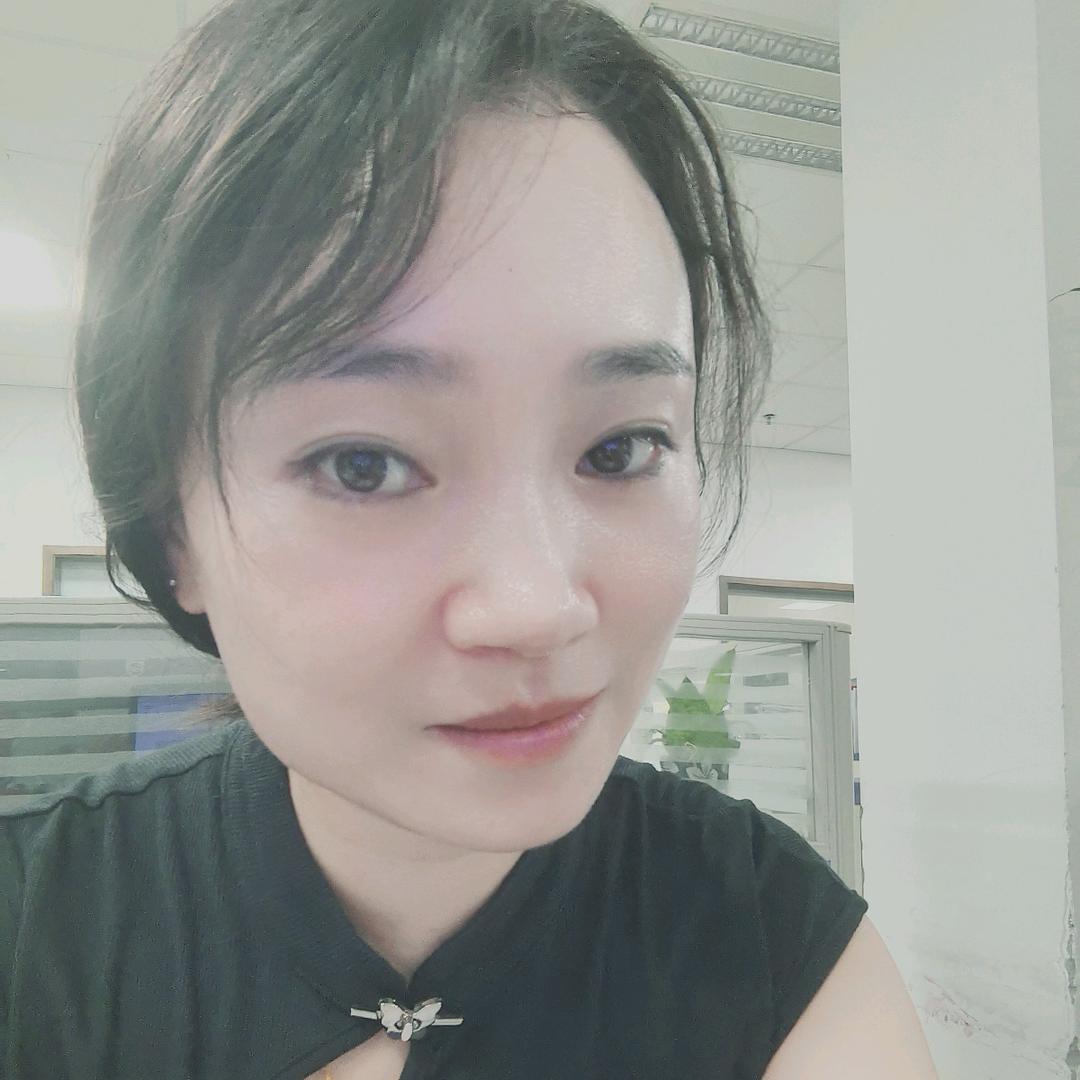 @莞尔一笑