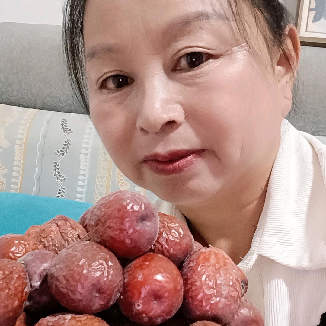 蓝鹊干果店