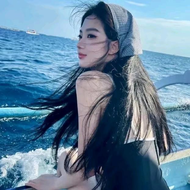 清柠（不配有华子）打不过李大小姐