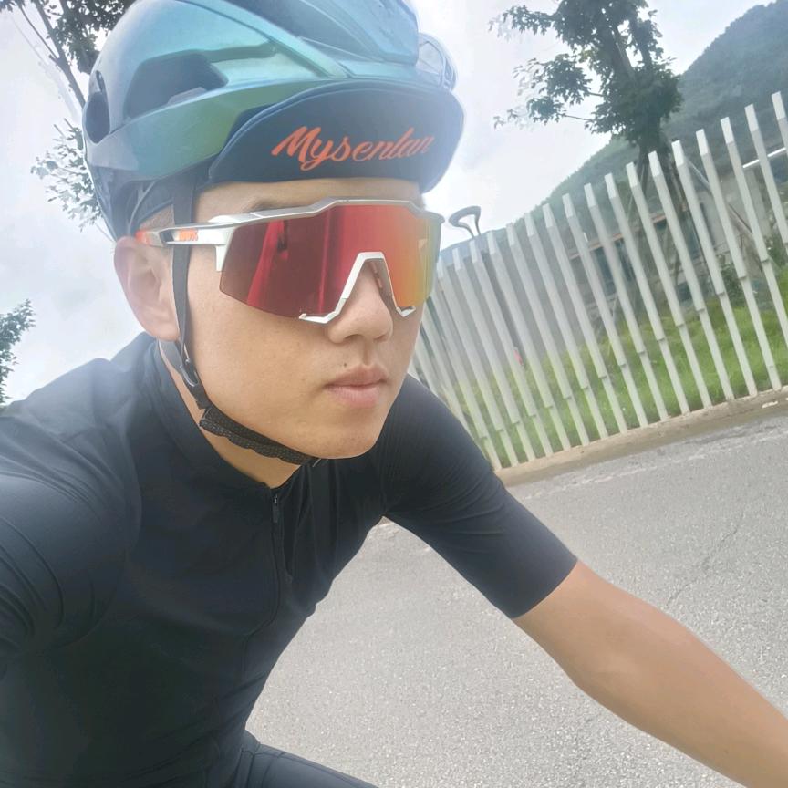 哑光不怕黑(X-SOON轮峰车队)