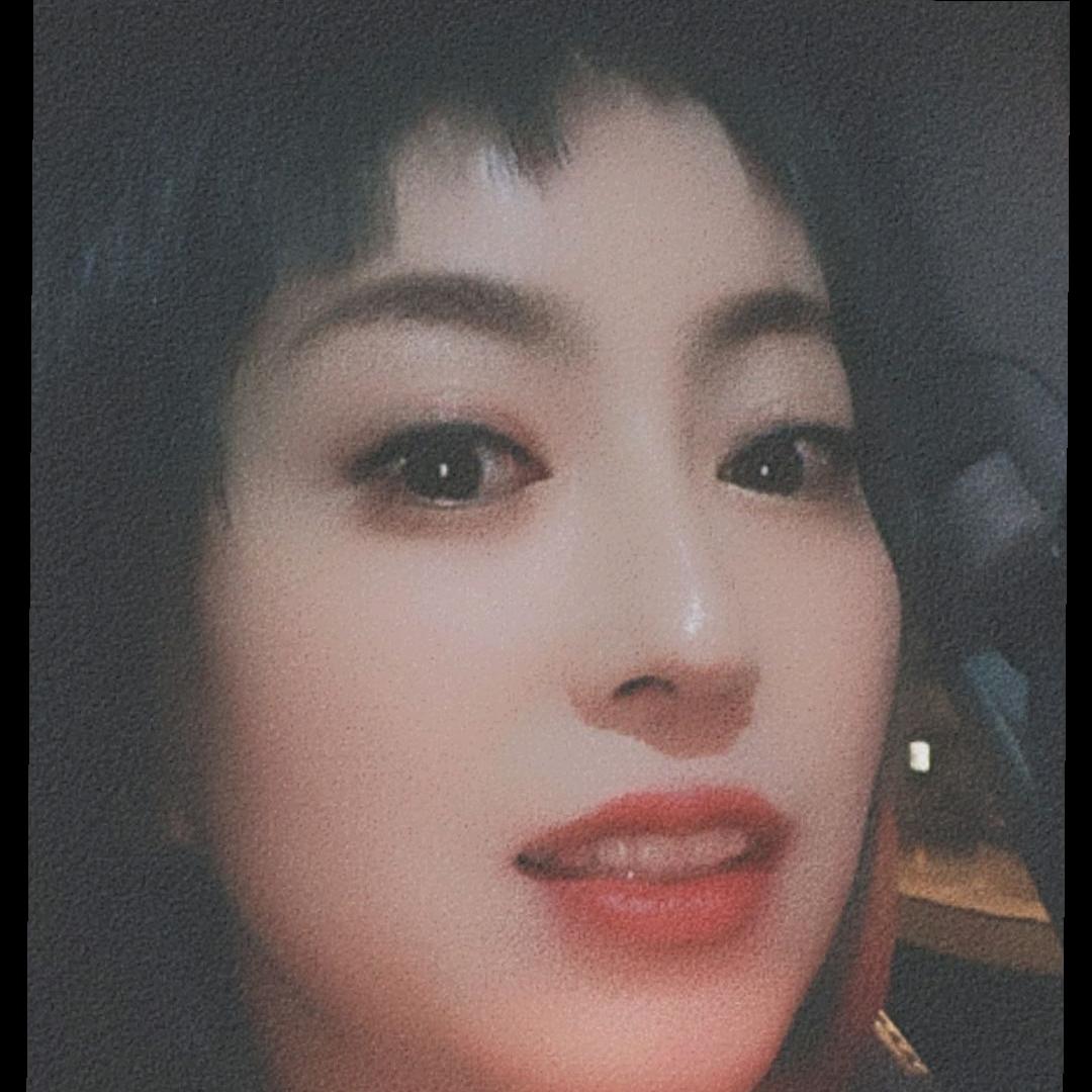 英子