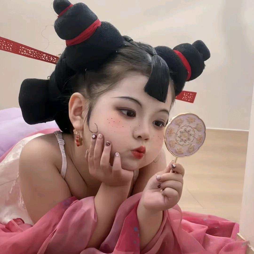 韦艳。