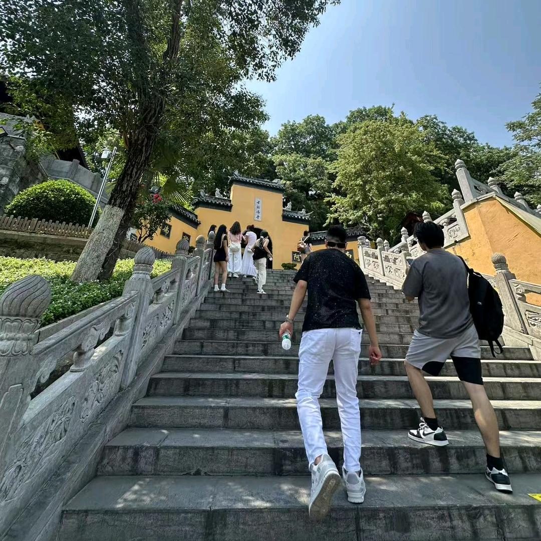 等天黑 .