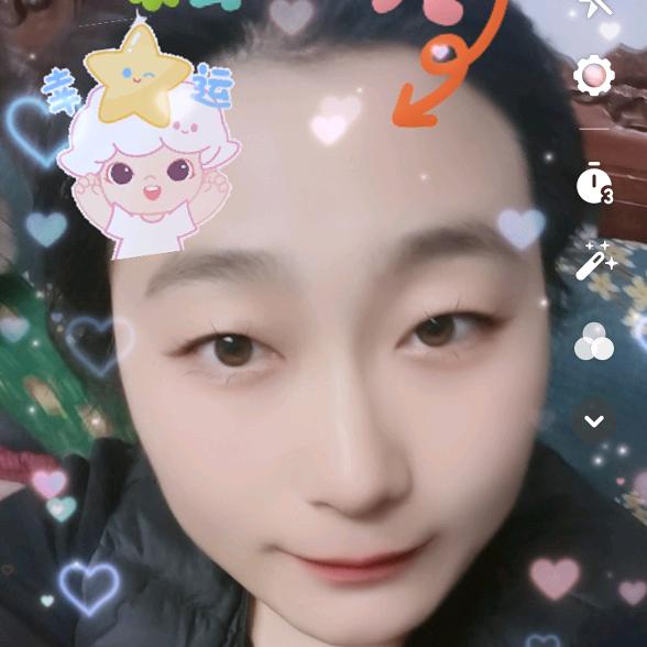唐唐  吖
