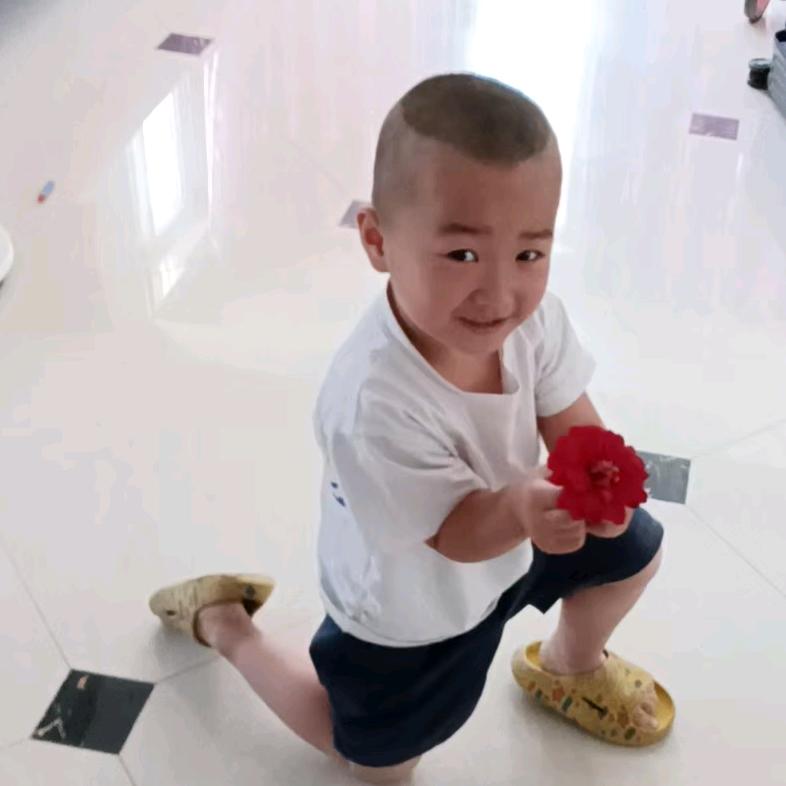 努力的自己💪🏻💪🏻💪🏻