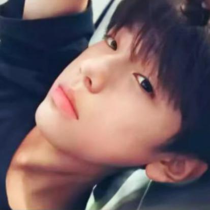 A成成