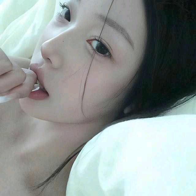 红尘作伴活得潇潇洒洒策马奔腾共享人事繁华