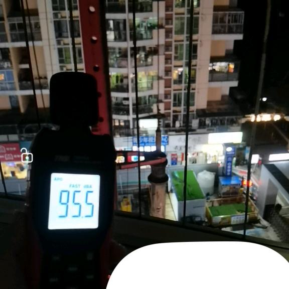 罗岗地铁长期施工扰民