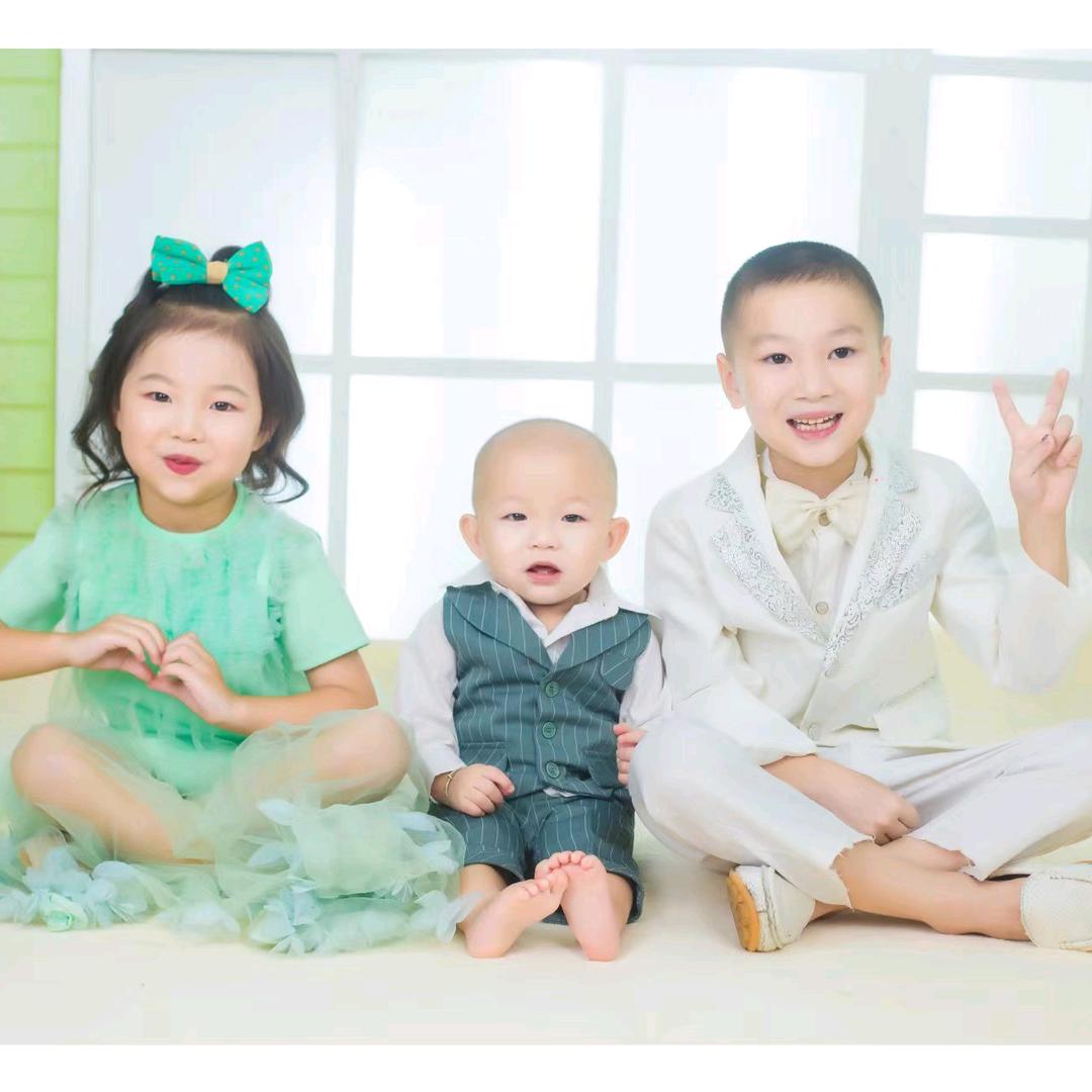 天真可爱三小宝