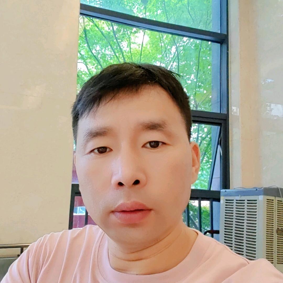 刘冠战