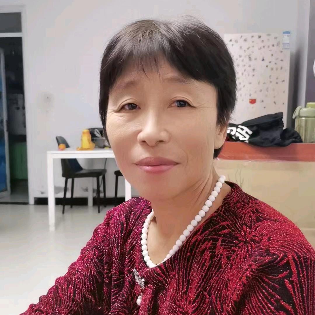 桂英不定时开播唱歌聊天主播。。。