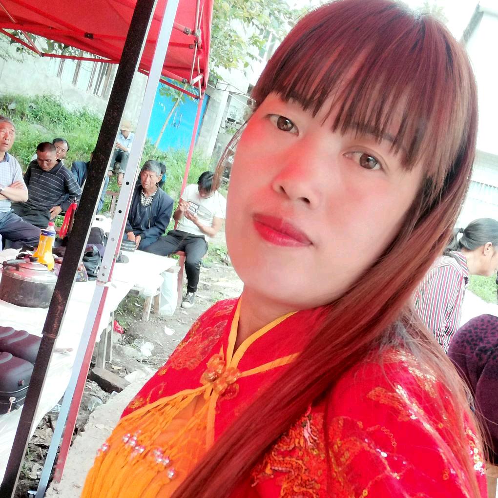 农村三妹，不定时间开播