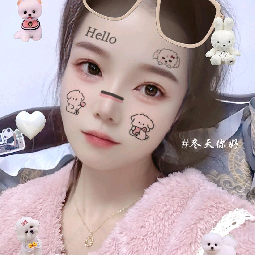 卖珠宝的小姐姐😛