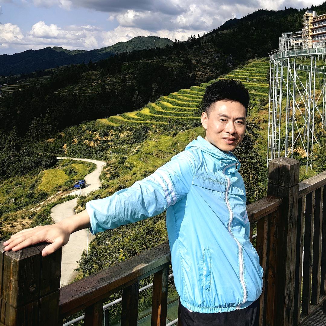 AA半岛&凯旋宴会人刘振